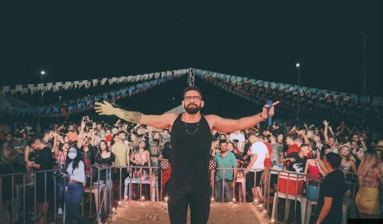 Junyor Bezerra conta sobre a sua trajetória no meio musical, sendo um dos destaques do forró