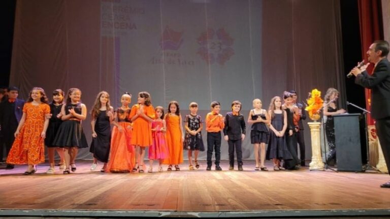 Grupo Arte de Viver apresenta: VIII Mostra de Cursos Livres 2023