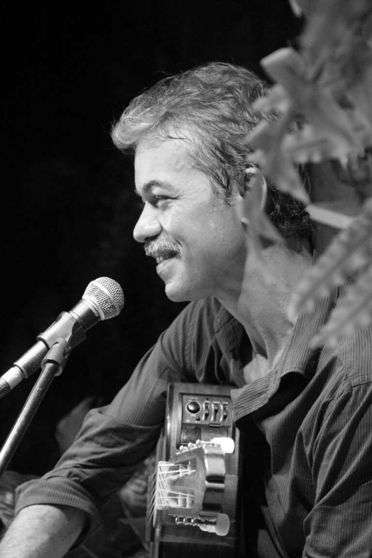 CCBNB: Marconi Rezende (MA) faz show especial em homenagem a Chico Buarque no sábado, 12/8, às 19h. Participação especial de Jorge Helder, baixista de Chico. Entrada franca
