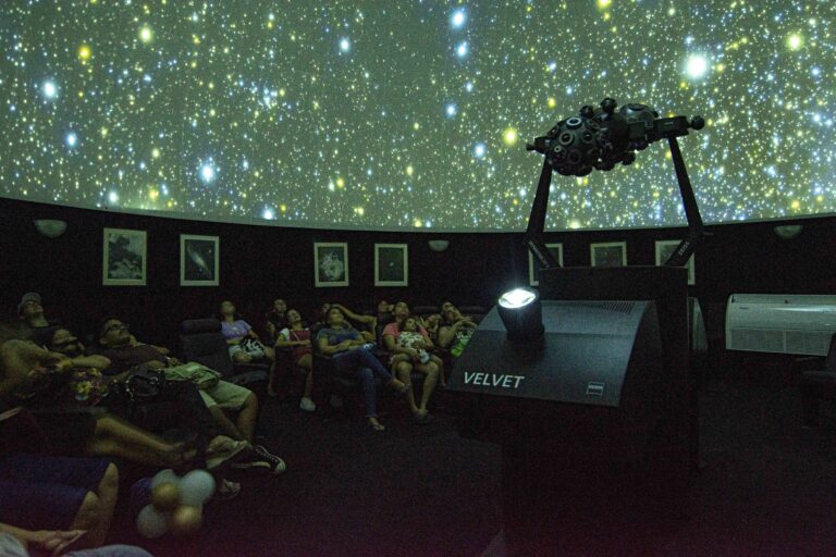 Planetário Rubens de Azevedo divulga programação de setembro