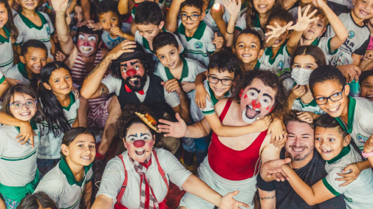 K’Os Coletivo leva a alegria e a tradição dos circos de lona para 12 escolas e espaços educacionais de Fortaleza