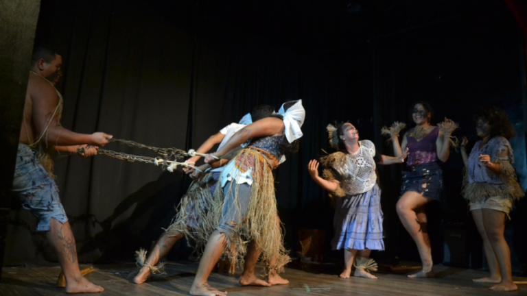 Espetáculo Três Luas Antes do Fim é o espetáculo do mês de novembro do Festival de Esquetes Bivar de Teatro