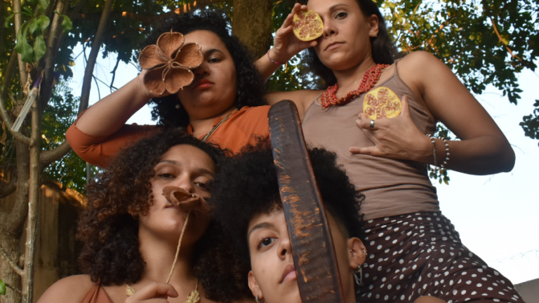 Integrante do Laboratório de Teatro, Projeto Sujeito Solo se apresenta nas Rotas de Criação