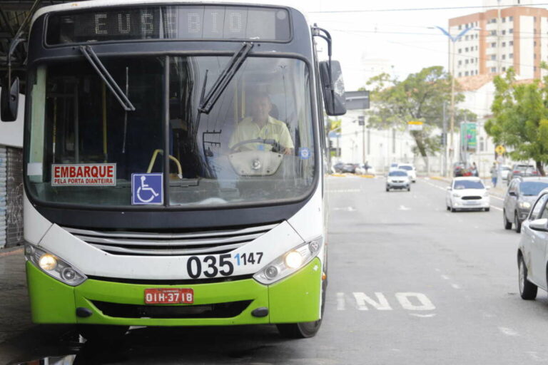 Assembleia aprova proposta do Governo do Ceará que assegura passagem gratuita na Região Metropolitana de Fortaleza.
