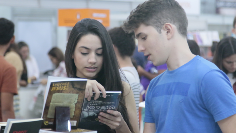 Quer ganhar livros com temas em diversas áreas? Secult Ceará recebe inscrições do ‘Edital para Doação de Acervo Bibliográfico’