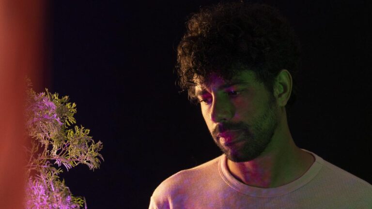 Caio Castelo inicia turnê Nordeste nesta quinta, 20/6, com show em Sobral, no PollGreen Irish Pub, com participação de Procurando Kalu