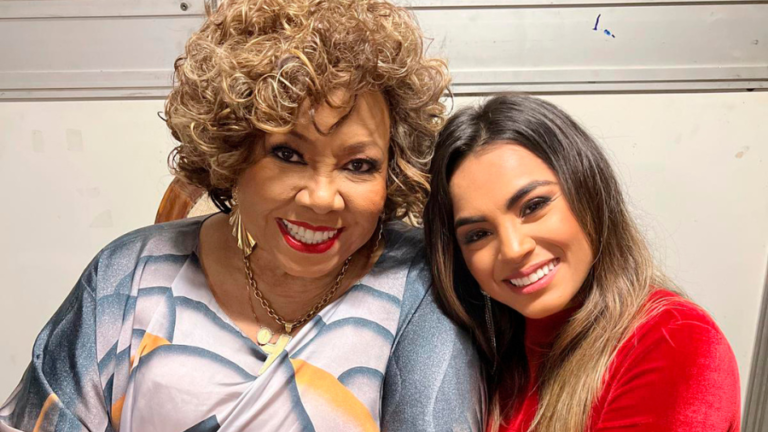 Debora Lee encanta fãs da Marrom em show da turnê Alcione 50 anos, um encontro memorável e futuro promissor na música brasileira.