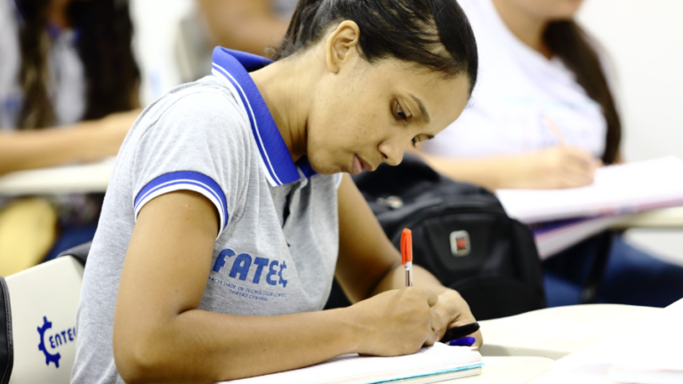 Instituto Centec e Secitece ofertam quase 3 mil vagas em cursos gratuitos de qualificação profissional
