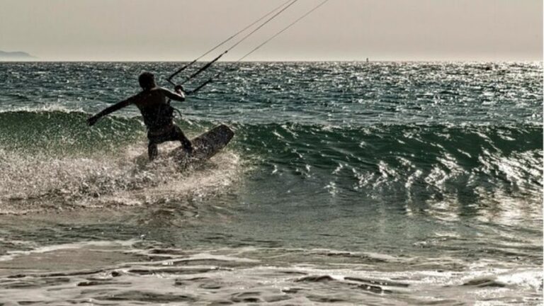 Fortim: um dos principais destinos para kitesurfistas no Ceará