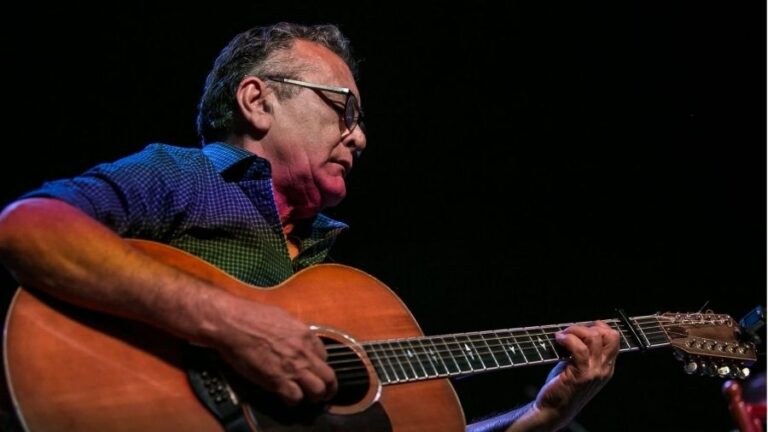 Manassés apresenta recital imperdível na Casa de Vovó Dedé como parte do III FIMI