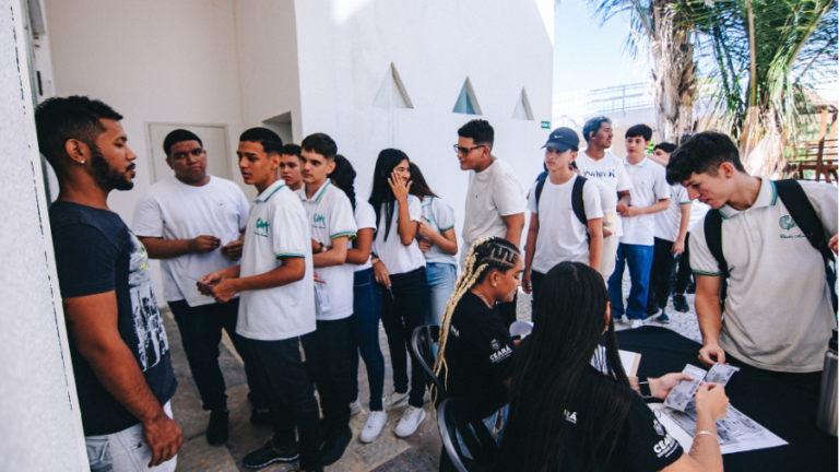 Abertura do Festival Agosto da Juventude reúne 1 mil estudantes em aulão motivacional para o Enem no Dragão do Mar