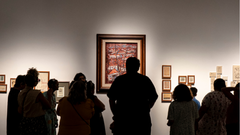 Pinacoteca do Ceará exibe documentário sobre Claudia Andujar e programação conta ainda com visitas mediadas temáticas nas exposições 