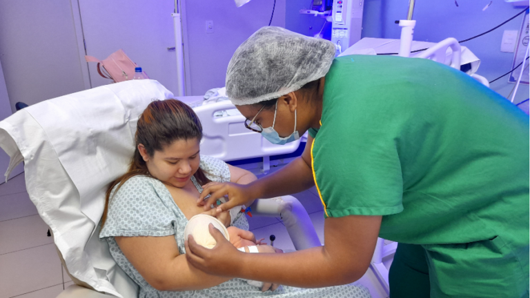 “Hora de ouro”: Hospital Regional Norte promove aleitamento materno na primeira hora após o parto