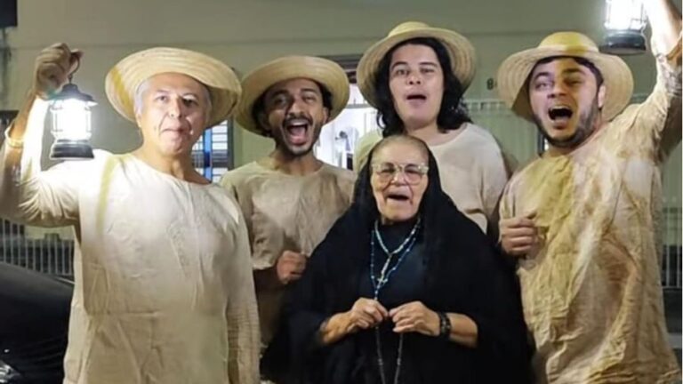 ESPETÁCULO ENCENA  A  TRADICIONAL  FESTA DOS CABOCLOS DA PARANGABA 