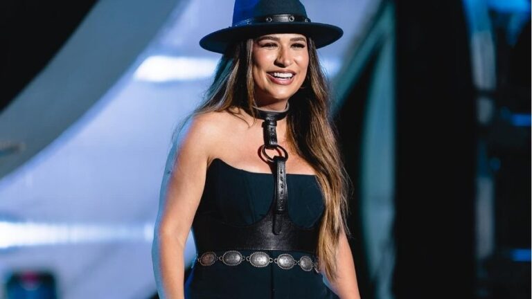 Simone Mendes faz apresentação inédita em premiação do GRAMMY 2024