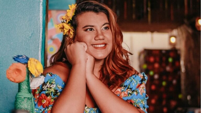 Brasil Encanto e Casa de Vovó Dedé convidam Gabriela Mendes que traz para a Estação das artes um repertório enraizado na riqueza da música nordestina