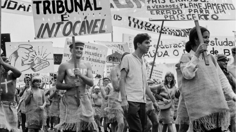 Pinacoteca do Ceará abre duas novas exposições que convidam o público a mergulhar em um Brasil político e diverso