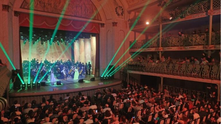 A Casa de Vovó Dedé apresenta a grandiosa IV edição da Cantata da Esperança: um espetáculo de emoção e arte no Theatro José de Alencar
