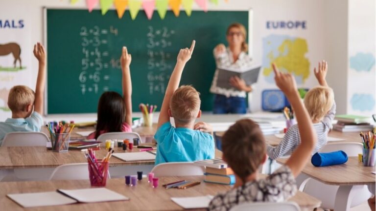 Empresa lança “Educação em Primeiro Lugar”, projeto que ajuda a reduzir inadimplência entre responsáveis financeiros