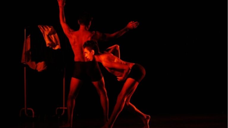 CIA DE DANÇA DE ITAPAJÉ APRESENTA O ESPETÁCULO CÓDIGOS, NO TEATRO DRAGÃO DO MAR, EM COMEMORAÇÃO AOS 1O ANOS DE EXISTÊNCIA DA OBRA 
