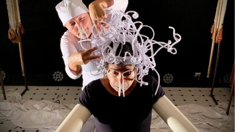 A Cia de teatro do Rio Grande do Norte comemora 20 anos com circulação de espetáculo em Fortaleza