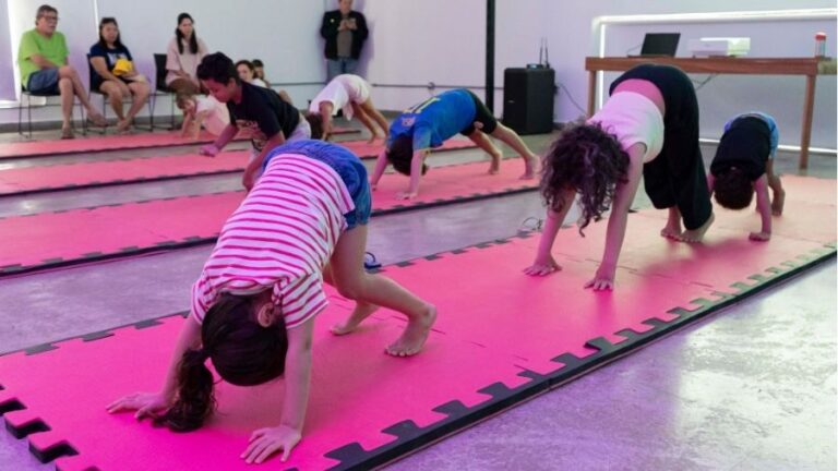 Com novo horário de funcionamento, Pinacoteca do Ceará destaca programação com Maracatu Solar e Yoga com crianças 