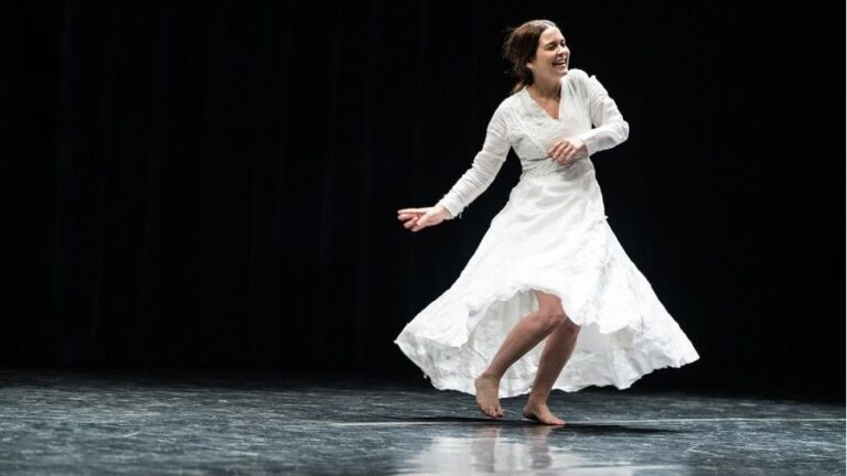 CAIXA CULTURAL FORTALEZA APRESENTA CLÁUDIA ABREU NO ESPETÁCULO TEATRAL VIRGINIA