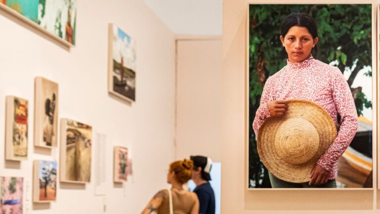 Fim de semana no museu tem oficina de cestaria de papel para crianças e visita temática sobre a relação entre artes visuais e dança 