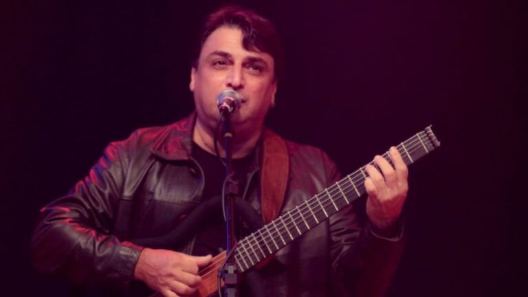 Paulo Façanha celebra 40 anos de carreira com show na Praia de Iracema