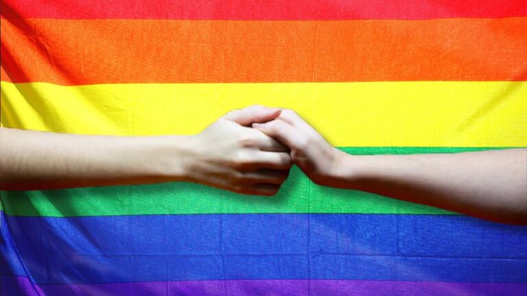 Mês do Orgulho LGBTQIAPN+: Pesquisa revela crescimento do autocuidado entre homens homossexuais no Brasil