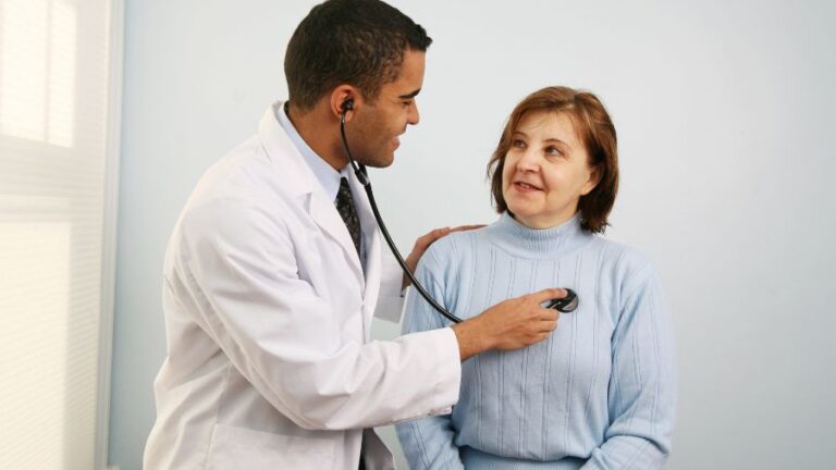 Sociedades médicas de patologia e urologia se unem para conscientizar população sobre câncer de rim