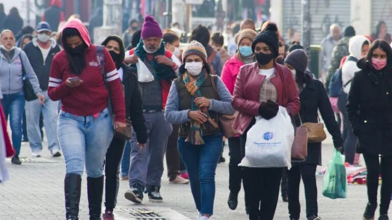 Inverno acende alerta para vírus respiratórios e aumenta busca por testes rápidos no Brasil