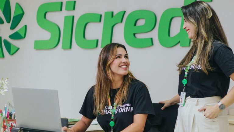 Sicredi Ceará investe em empreendedorismo e marca presença na Auê Feira, em Fortaleza