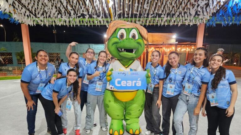 Estudantes do Colégio 7 de Setembro representam o Ceará no Campeonato Brasileiro de Futsal Feminino Escolar