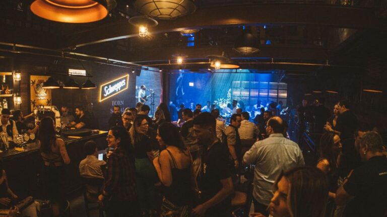 Pub 5 Elementos divulga agenda semanal com destaque para o rock e referências britânicas