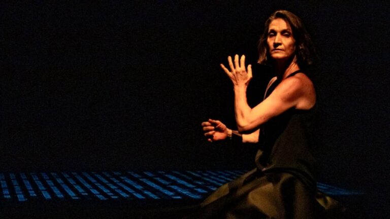 Espetáculo “Deriva 72”, de Carolina Wiehoff e Paulo Caldas, circula por Fortaleza, Guaiúba, Maranguape e Guaramiranga