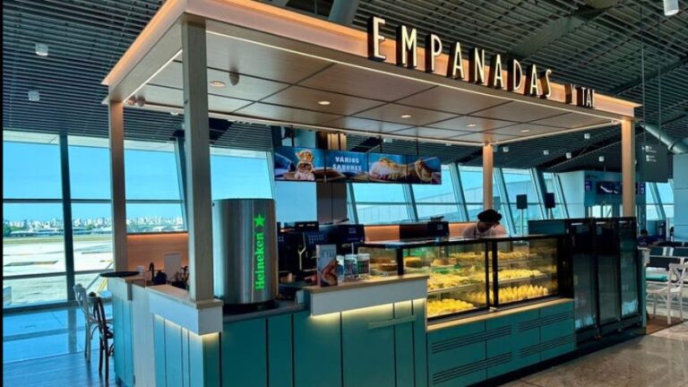 Para atrair público que busca agilidade, empanadas é nova aposta do Aeroporto de Fortaleza