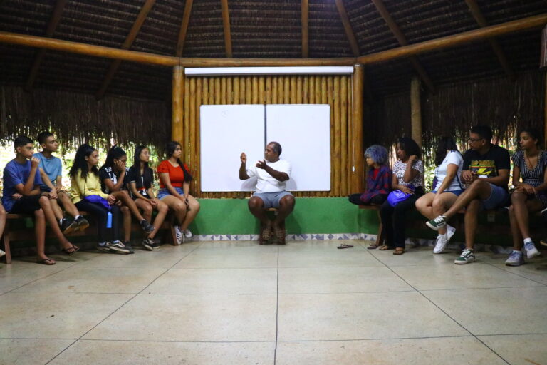 Arte, território e formação: Dalton Paula ministra aula aberta na Pinacoteca do Ceará 