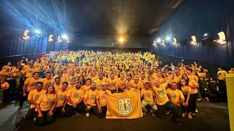 Colégio 7 de Setembro promove aulões do Enem em sala de cinema para reforçar preparação dos estudantes