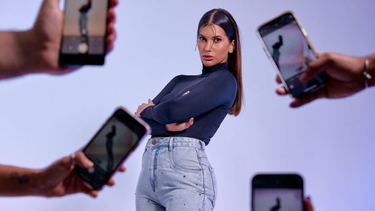 Gen Z coloca o jeans no centro do estilo