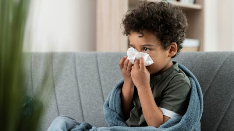 Com alta de casos respiratórios no Ceará, especialista orienta quando sintomas infantis exigem pronto-socorro