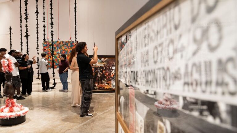 Pinacoteca do Ceará abre programação de férias com performance, oficina de bordado e pintura para crianças 