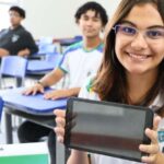 Governo do Ceará ultrapassa 98 mil tablets entregues a estudantes no 1º semestre de 2026